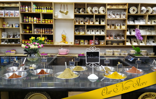 Saffron Spice Box, Spices, Biscuits & Savories